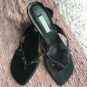 Ann Marino black thong sandals kitten heel